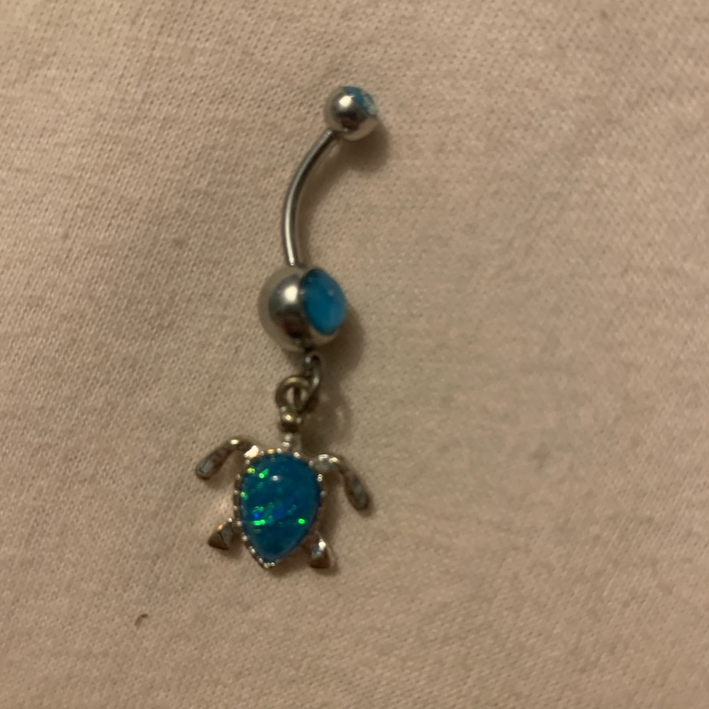 Belly piercing